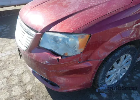 2014 Chrysler Town & Country Touring z USA, uszkodzony, nr VIN 2C4RC1BG9ER332448